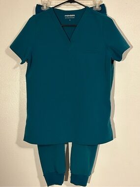 Women’s Mandala Scrub Set